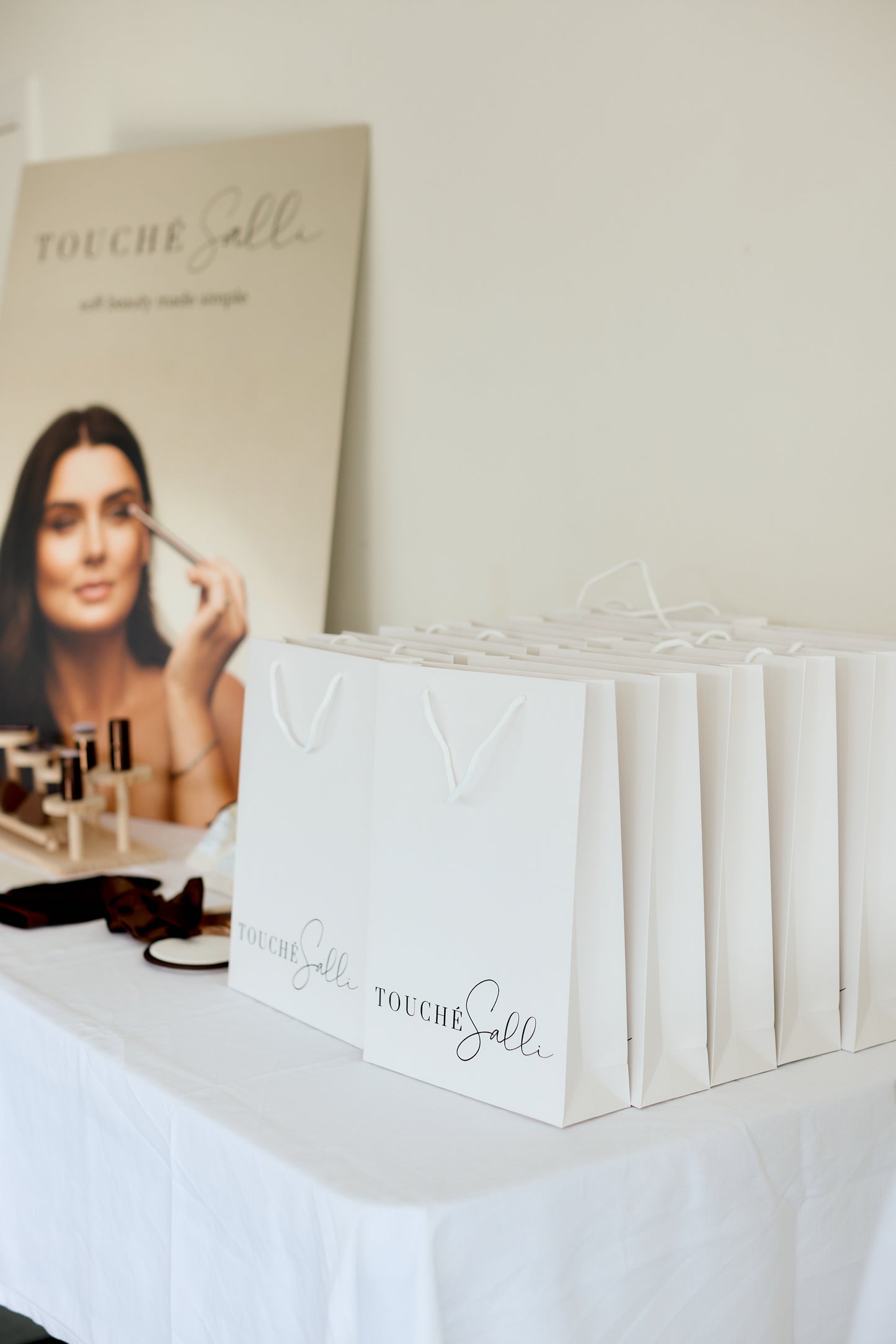 Salli BEAUTYCLASS | Holiday Glam d. 31. oktober 2026