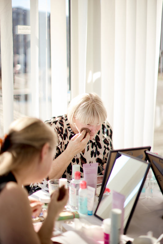 Sallis BEAUTYCLASS | Hverdagsmakeup + Holiday Glam | Spar 499 kr